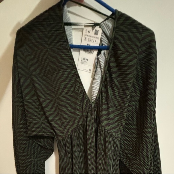 Zara printed pleated dress - Picture 10 of 11